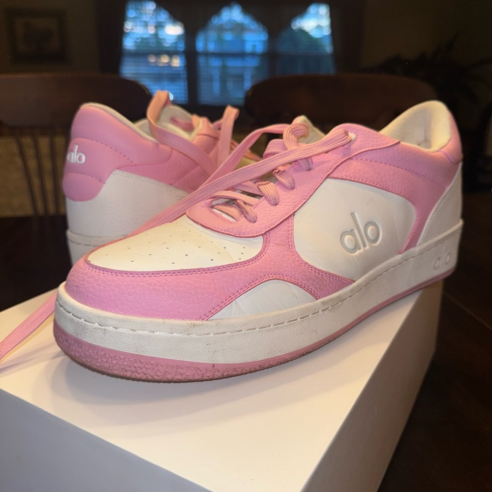 LIMITED EDITION Sweet Pink ALO Yoga Recovery Sneakers!!